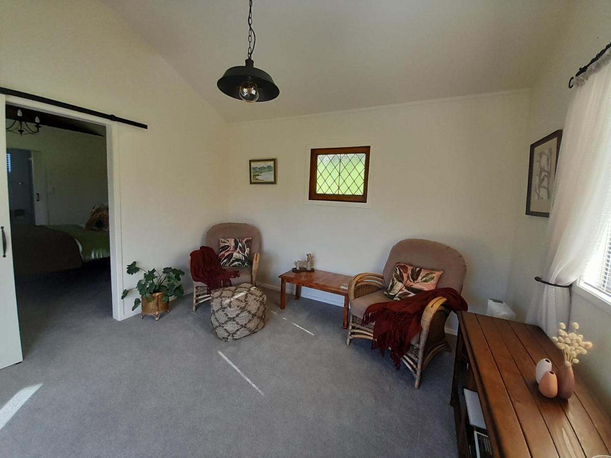 Kuaotunu'S Peebles Cottage Esterno foto